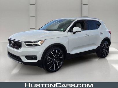 Used 2022 Volvo XC40 T5 Inscription w/ Advanced Package