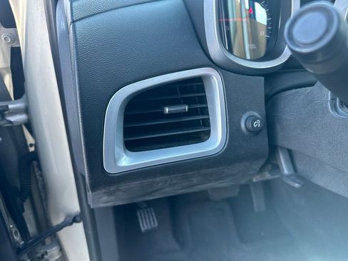 Used 2016 Chevrolet Equinox LT w/ Convenience Package FWD image 8