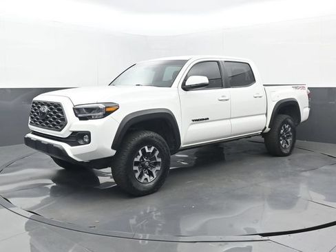 Used 2023 Toyota Tacoma TRD Off-Road w/ Black Out Package (TMS) AWD/4WD image 8