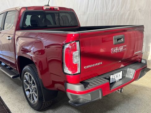 Used 2017 GMC Canyon Denali image 6