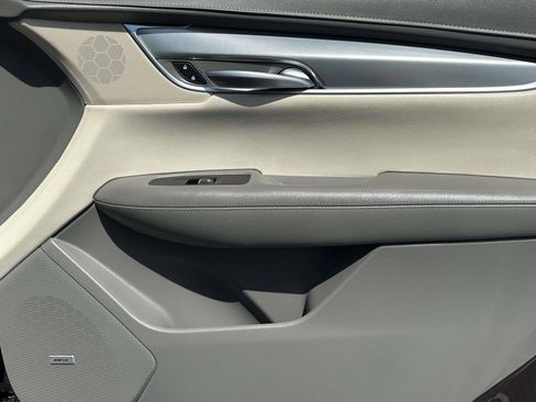 Used 2018 Cadillac XT5 Premium Luxury FWD image 21