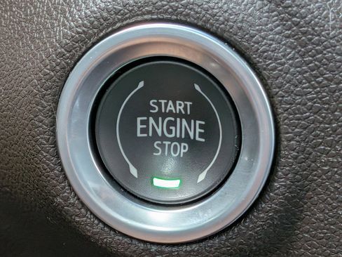 Certified 2021 Chevrolet Silverado 1500 LTZ AWD/4WD image 33