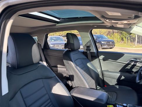 Used 2024 Kia Sportage SX image 12