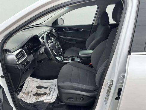 Used 2020 Kia Sorento LX w/ LX I4 Convenience Package image 10