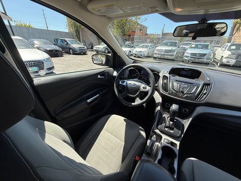 Used 2015 Ford Escape SE FWD image 15