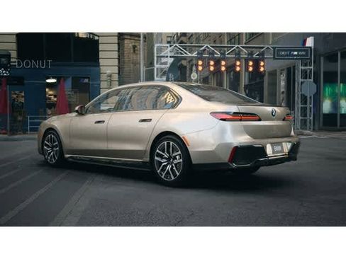 New 2025 BMW i7 eDrive50 w/ M Sport Package image 2