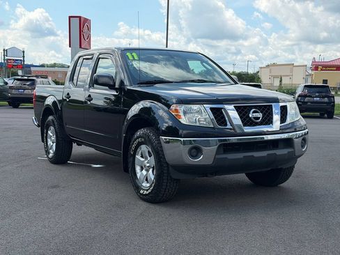 Used 2011 Nissan Frontier SV AWD/4WD image 1