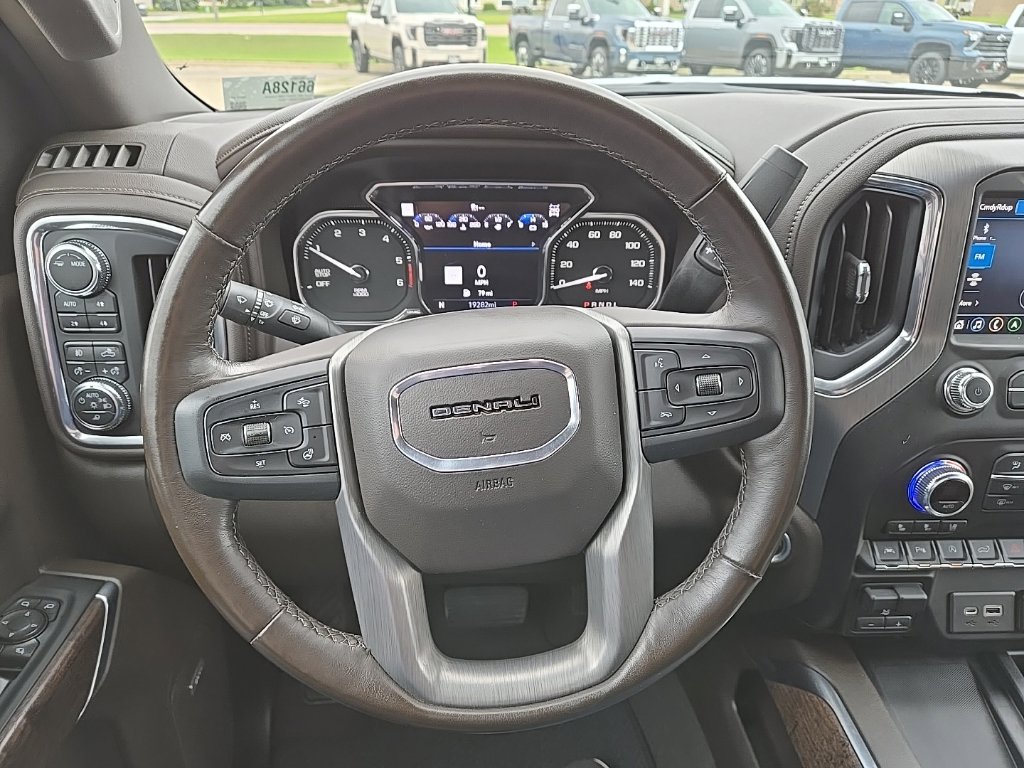 Used 2022 GMC Sierra 1500 Denali w/ Driver Alert Package II AWD/4WD image 19