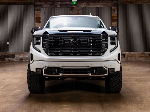 Used 2024 GMC Sierra 1500 Denali Ultimate AWD/4WD image 4