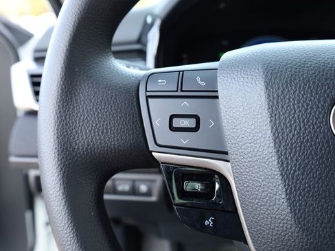 Used 2025 Toyota Camry LE image 19