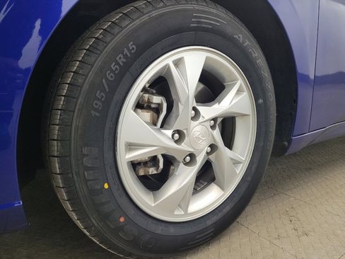 Used 2023 Hyundai Elantra SE image 31