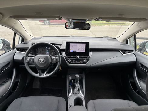 Used 2023 Toyota Corolla LE FWD image 32