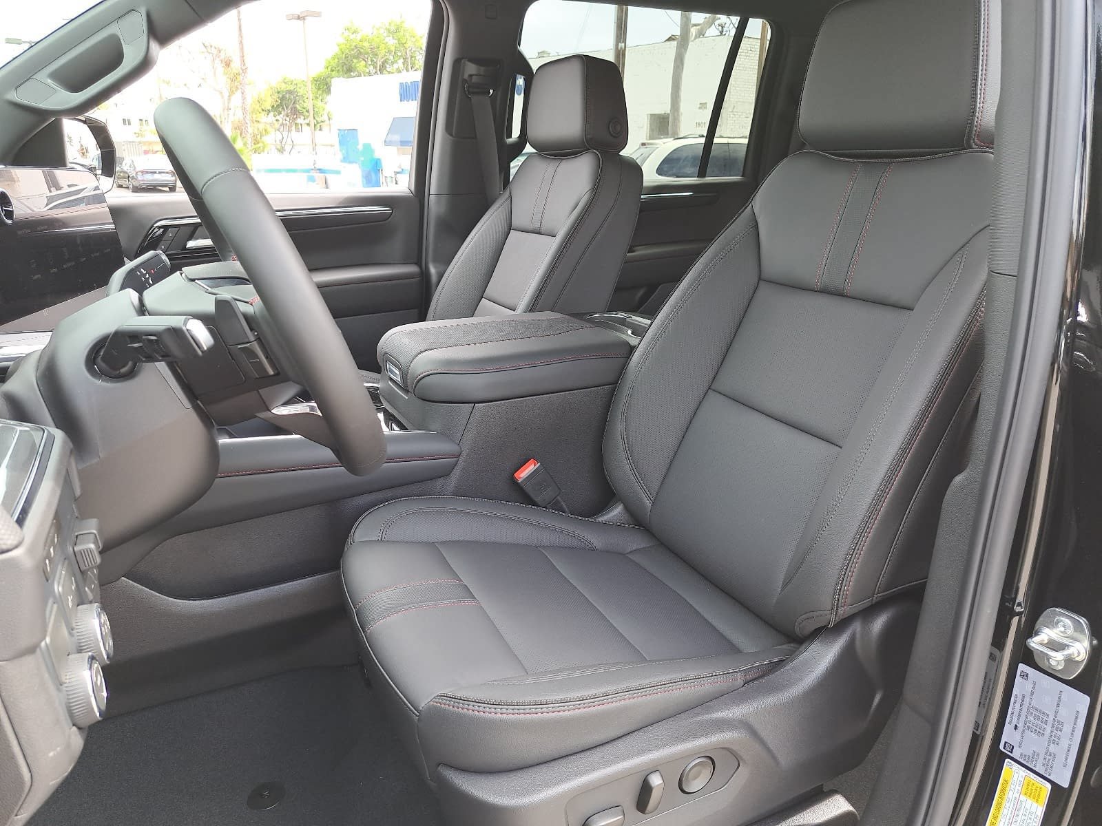 Used 2026 Chevrolet Suburban RST w/ Comfort Package RWD image 17