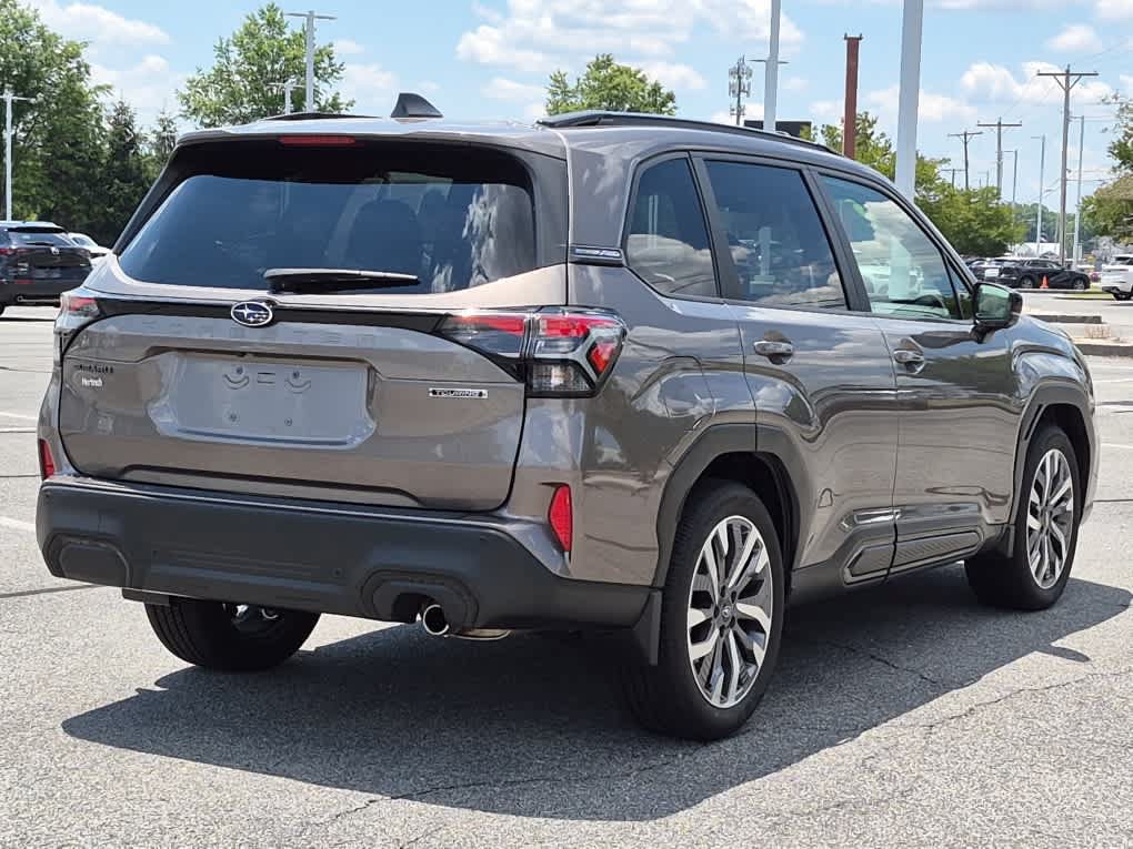 Used 2025 Subaru Forester Touring w/ Popular Package - Touring AWD/4WD image 3