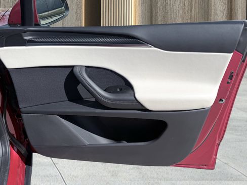 Used 2022 Tesla Model X Plaid image 43