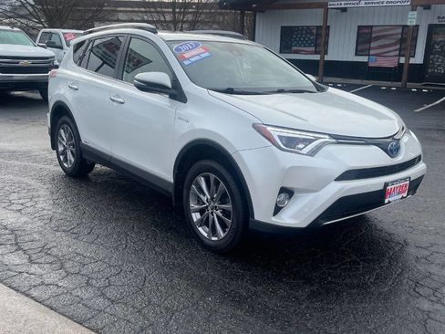 Used 2017 Toyota RAV4 Limited image 7
