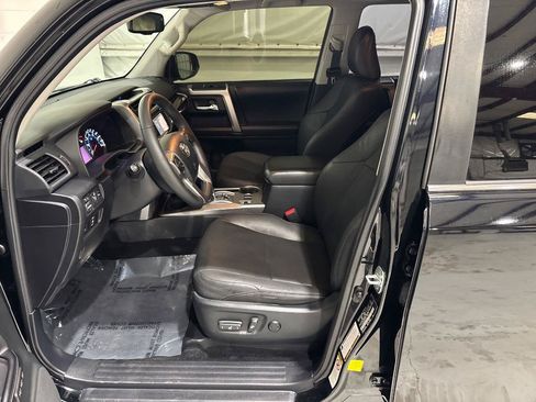 Used 2016 Toyota 4Runner Limited AWD/4WD image 33