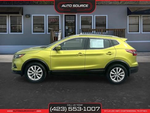 Used 2020 Nissan Rogue Sport SV FWD image 4