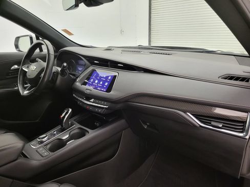 Used 2023 Cadillac XT4 Sport AWD/4WD image 43