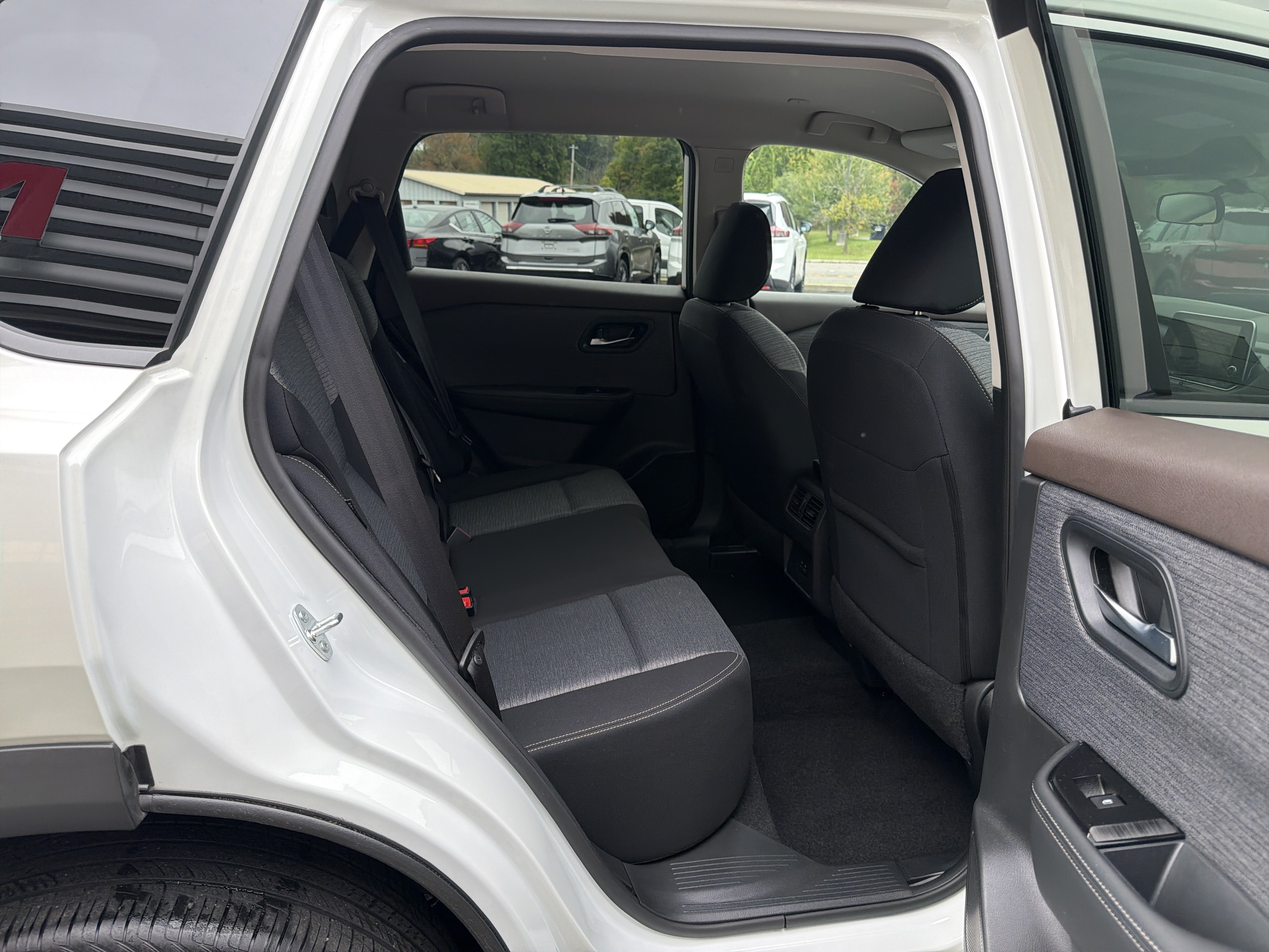 Certified 2023 Nissan Rogue SV AWD/4WD image 9