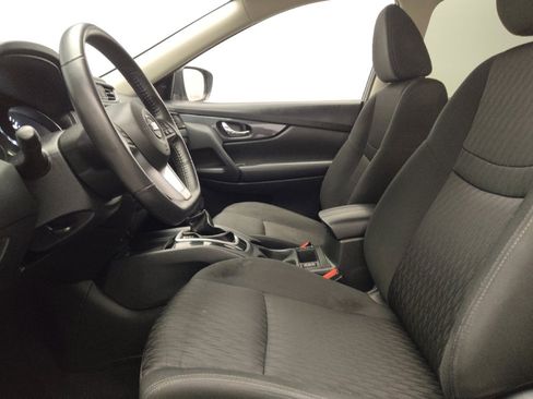 Used 2020 Nissan Rogue SV FWD image 17