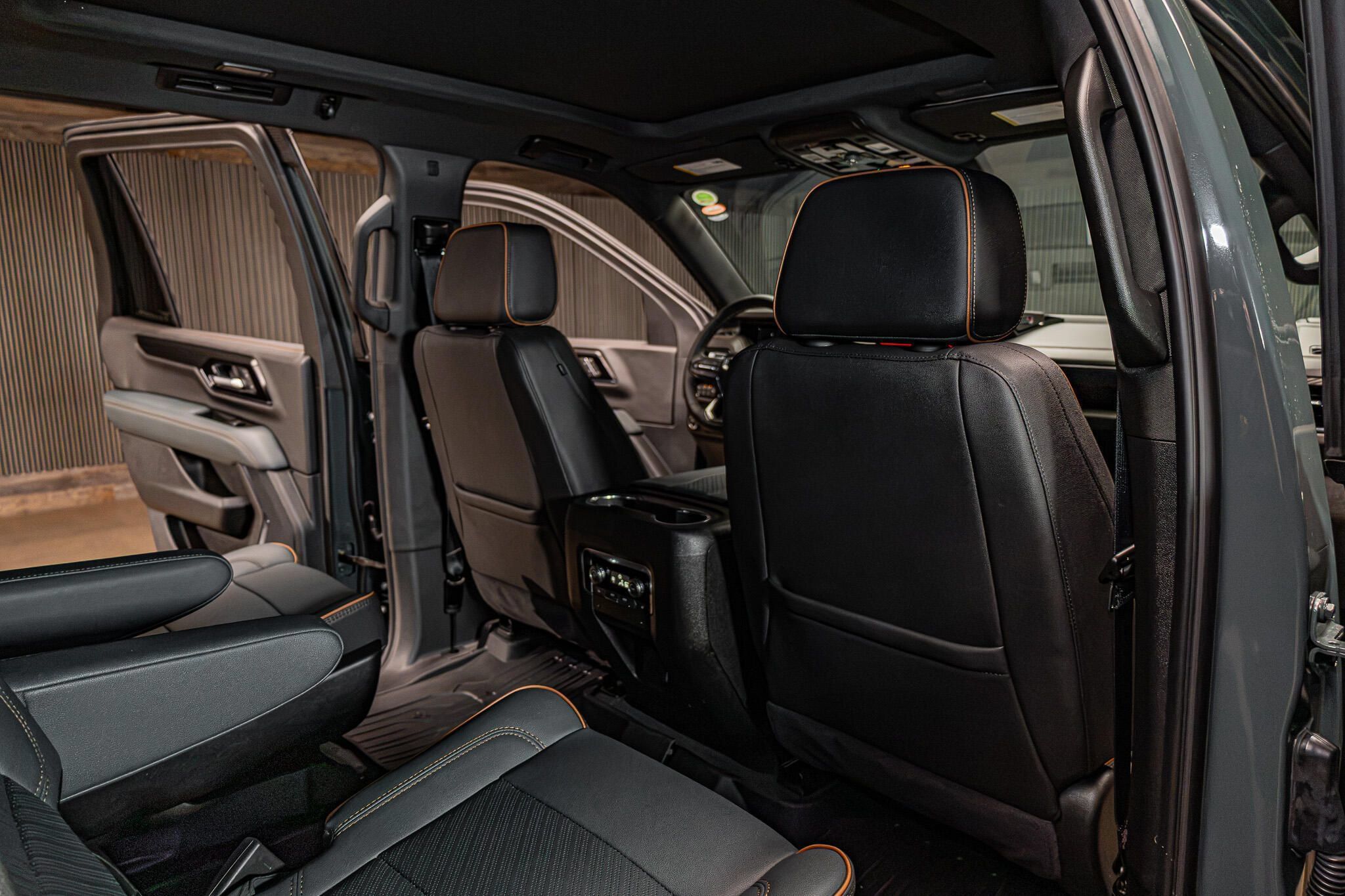 Used 2026 GMC Yukon AT4 w/ LPO, Floor Liner Package AWD/4WD image 34
