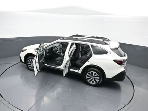 Used 2022 Subaru Outback Premium image 43