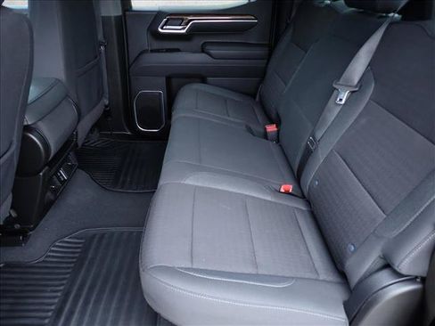 Used 2025 Chevrolet Silverado 1500 LT AWD/4WD image 10