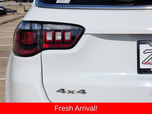 Used 2023 Jeep Compass Latitude AWD/4WD image 15
