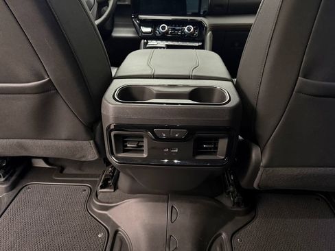 Used 2025 GMC Sierra 1500 AT4 w/ Technology Package AWD/4WD image 26