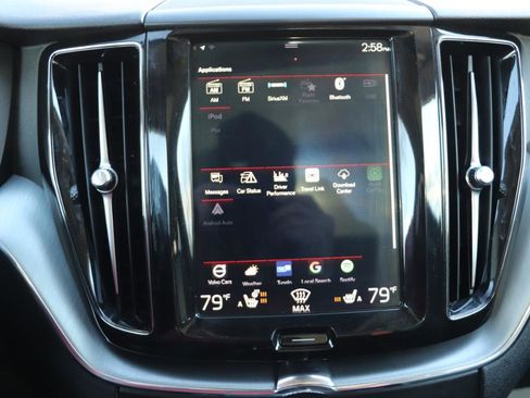 Used 2018 Volvo XC60 T6 Momentum w/ Convenience Package image 30