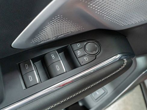 Used 2024 GMC Acadia Denali w/ Super Cruise Package image 15