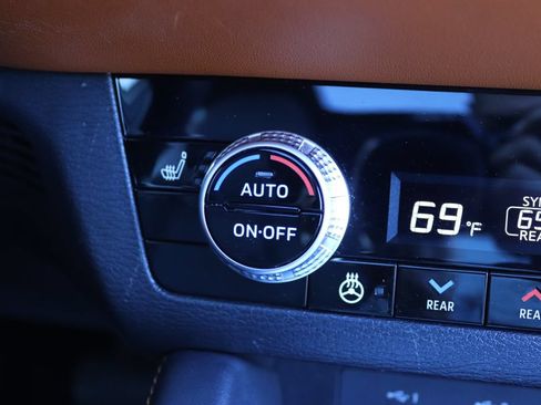 Used 2022 Mitsubishi Outlander SEL AWD/4WD image 17
