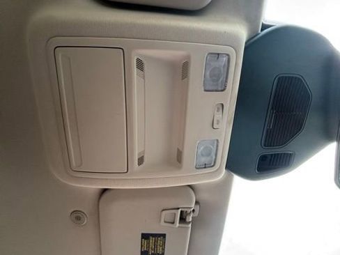 Used 2020 Ford Escape SE image 14