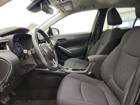 Used 2025 Toyota Corolla Cross LE image 23