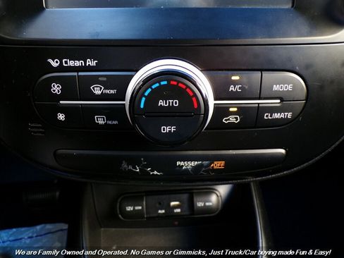 Used 2019 Kia Soul + image 37