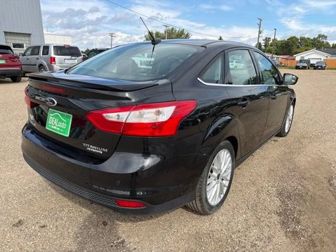 Used 2014 Ford Focus Titanium FWD image 3