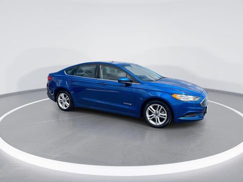 Used 2018 Ford Fusion S FWD image 2