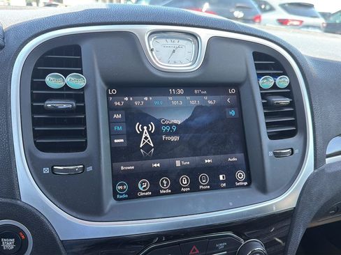 Used 2018 Chrysler 300 Touring w/ Sport Appearance Package RWD image 8