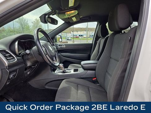Used 2022 Jeep Grand Cherokee Laredo E AWD/4WD image 2