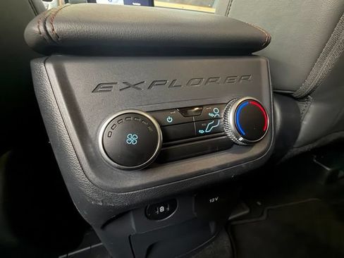 Used 2025 Ford Explorer Active w/ Active Comfort Package AWD/4WD image 36