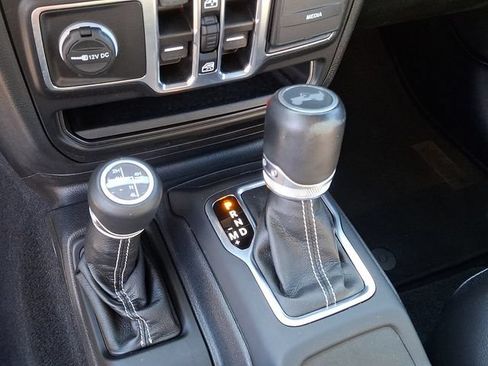Used 2022 Jeep Wrangler Unlimited Sahara w/ Cold Weather Group AWD/4WD image 11