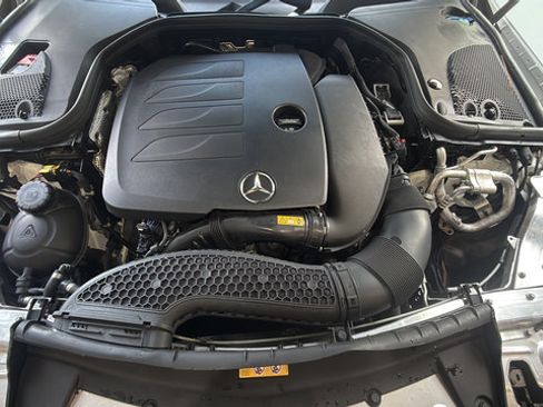 Used 2022 Mercedes-Benz E 350 Sedan image 27