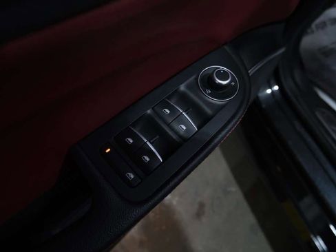 Used 2019 Alfa Romeo Giulia w/ Nero Edizione image 18