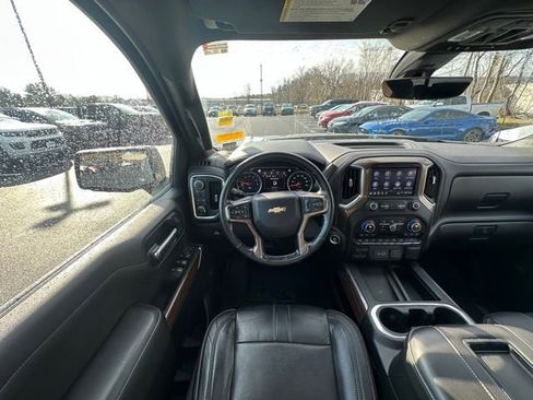 Used 2019 Chevrolet Silverado 1500 High Country w/ Technology Package image 18