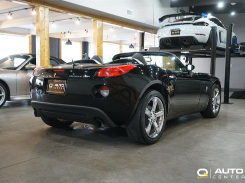 Used 2008 Pontiac Solstice GXP RWD image 4