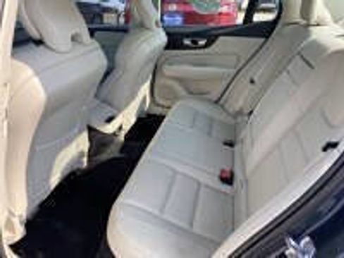 Used 2022 Volvo S60 B5 Inscription image 9