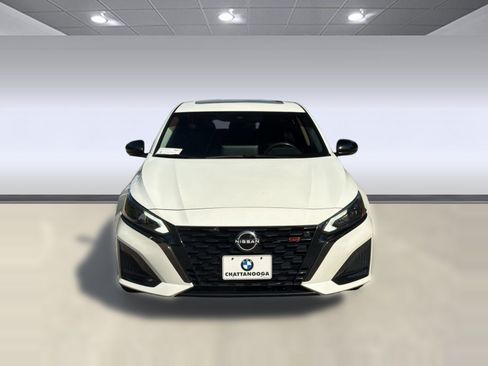 Used 2023 Nissan Altima 2.0 SR FWD image 6