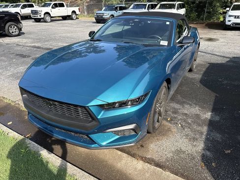 Used 2026 Ford Mustang Premium RWD image 6