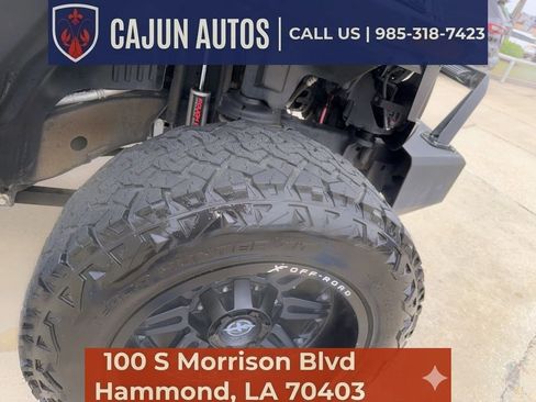 Used 2018 Jeep Wrangler Unlimited Sahara AWD/4WD image 6